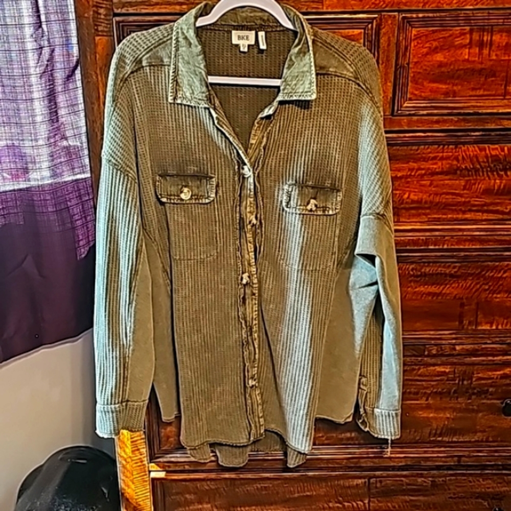 BKE WAFFLE KNIT like new green mineral wash shacket/shirt top. Sz xlg - Picture 5 of 9